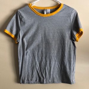 🌷5 for $10🌷 Black and white striped crop tee